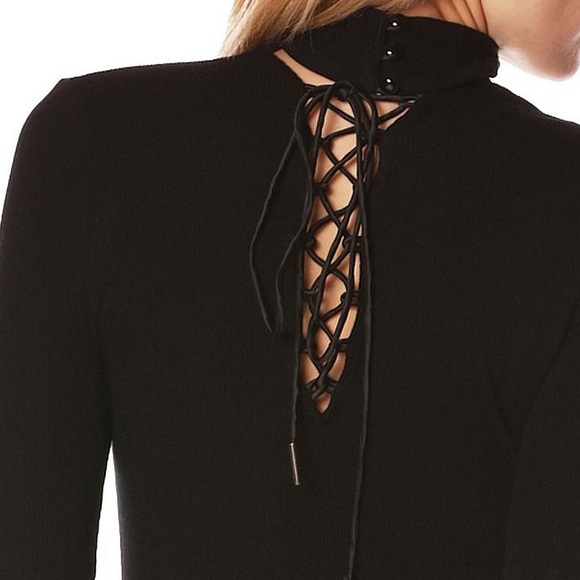 NWT• Paige Skylynn Bell sleeve Top - Picture 4 of 8